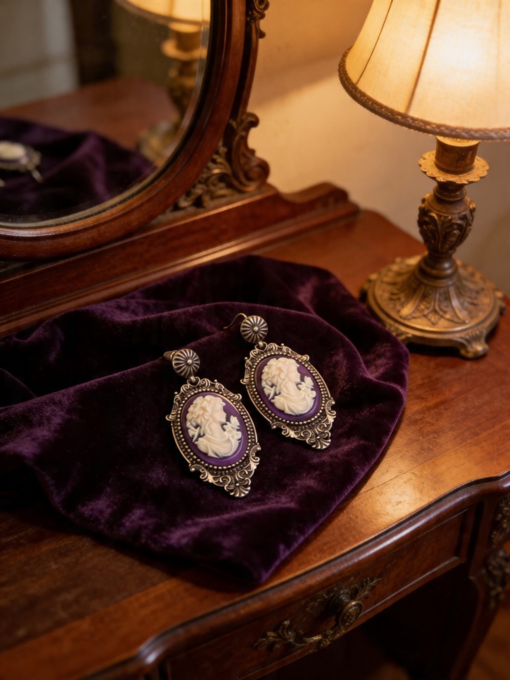 Vintage  Cameo Earrings in Purple and Ivory